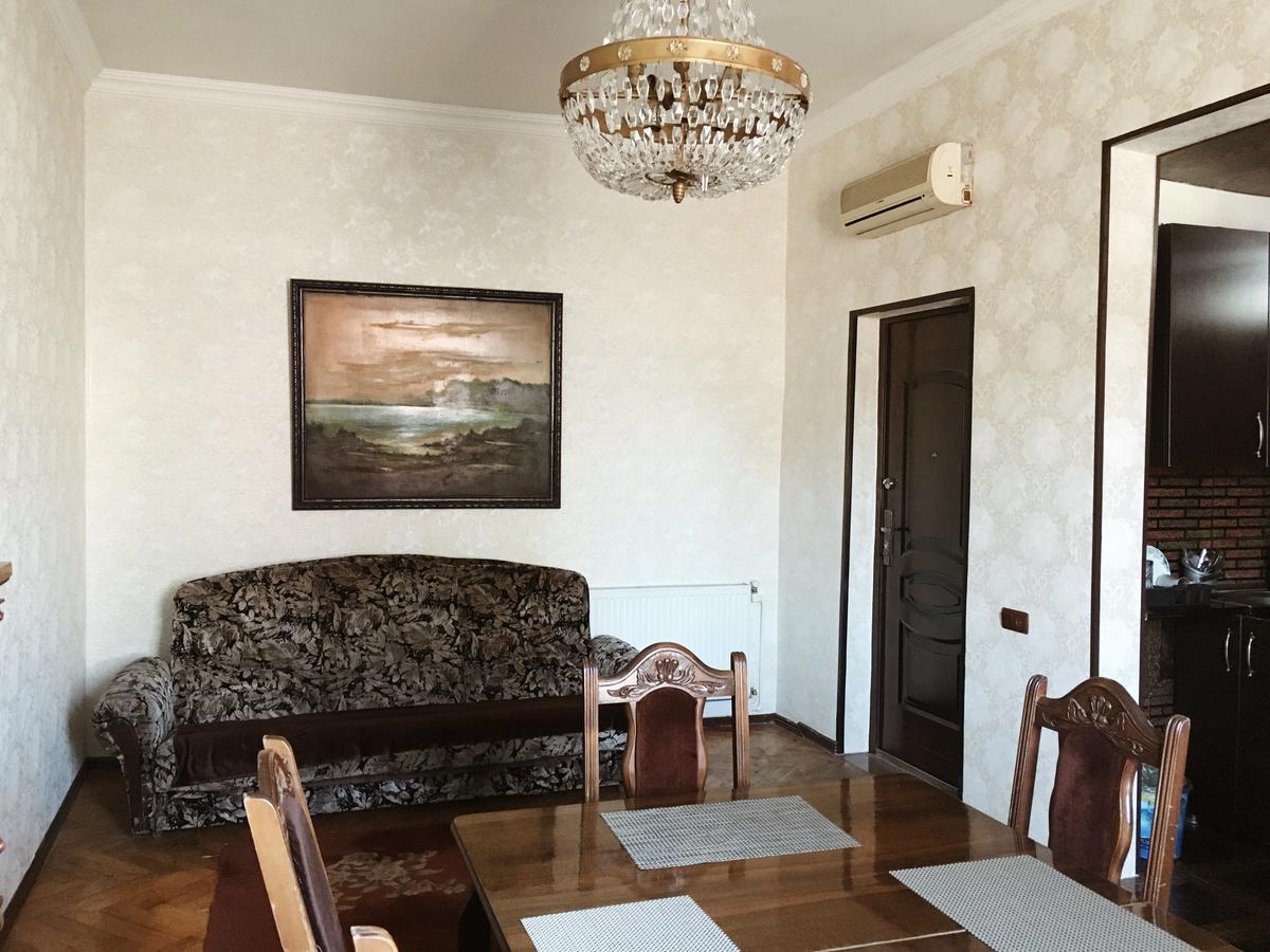 Eka Guest House Batoumi Extérieur photo